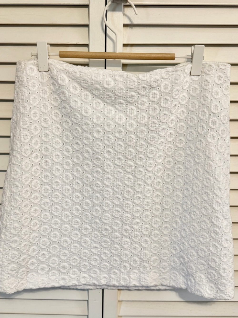 Cynthia Steffe White eyelet pattern Skirt Size 8